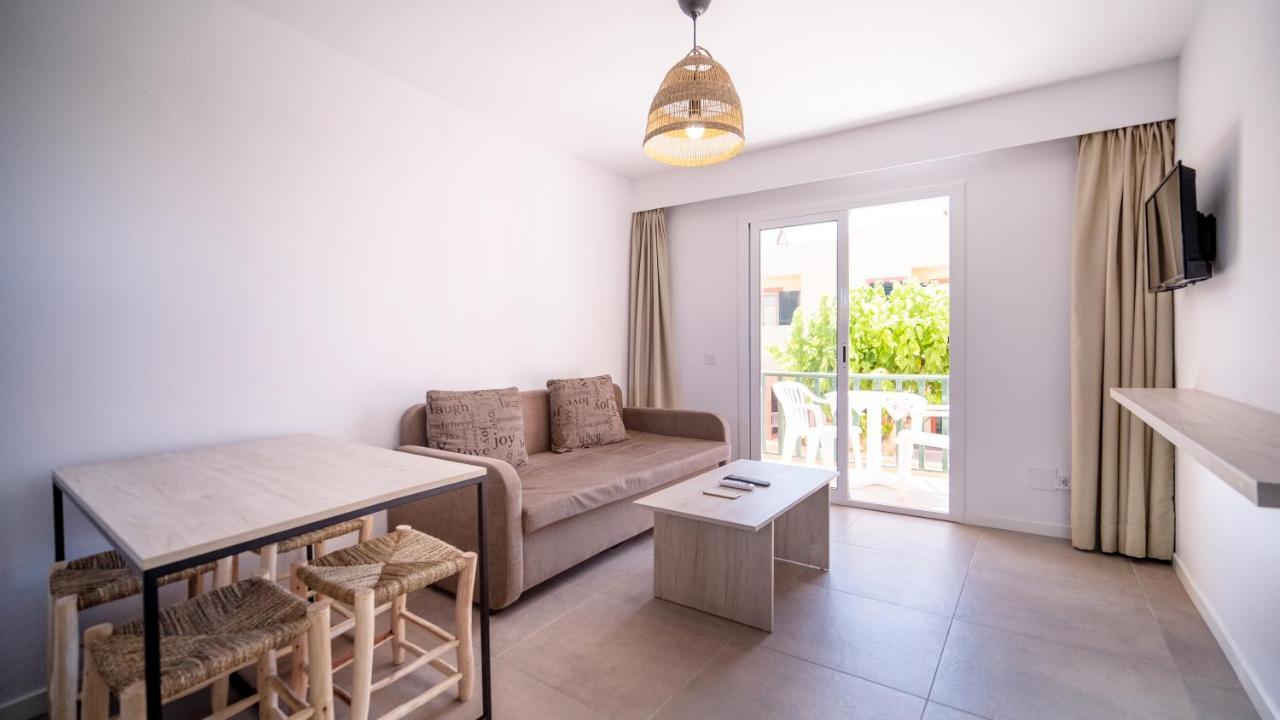 Sant Joan Apartaments - Adults Only Cala'N Blanes  Exteriör bild